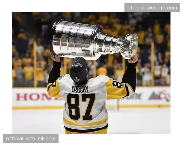 花絮：企鹅队老将克罗斯比职业生涯第600次助攻瞬间